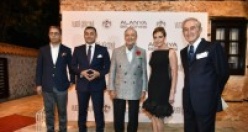 Alanya'daki muhteşem moda defilesinden çarpıcı kareler