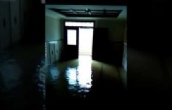 Alanya'da apartmanları su bastı!