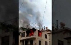 Alanya'da bir ev yanarak küle döndü