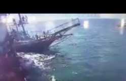 İşte teknelerin çarpıştığı o an!