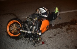 Antalya’da otomobile arkadan çarpan motosiklet sürücüsü yaralandı