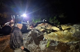 Alanya Belediyesi'nden gece baskın mesaisi
