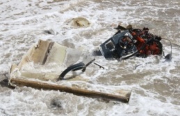 Alanya'da alabora olan tekneden canlarını zor kurtardılar