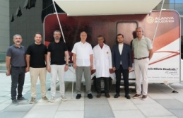 Alanya Belediyesi mobil kuaför aracı hizmete başladı