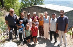 Alanya'da dayanışma örneği: 4 çocuklu aileye konteyner ev!