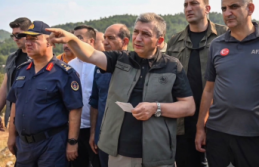 Antalya Valisi Şahin Alanya yangın yönetim merkezi’nde!