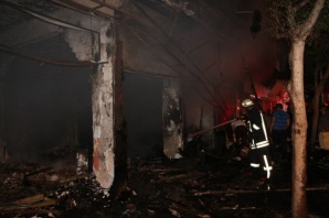 İŞTE YANGINDAN ÇARPICI KARELER