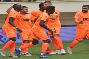Alanyaspor-Akhisarspor maçından kareler