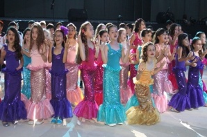 BAHÇEŞEHİR KÜLTÜR SANAT GECESİNDE KARNAVAL VARDI