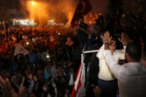 ALANYA'DA AK PARTİ BAYRAMI