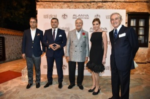 Alanya'daki muhteşem moda defilesinden çarpıcı kareler