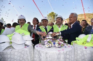 Yücel'den Demirtaş'ta görkemli tören