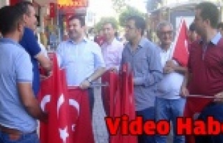 10 BİN BAYRAK DAĞITILDI