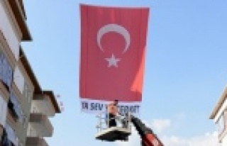 ALANYA'DA ESNAFTAN 'YA SEV YA TERK ET'...