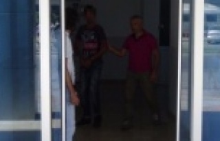 CEP TELEFONU HIRSIZI KÖPRÜ ALTINDA YAKALANDI