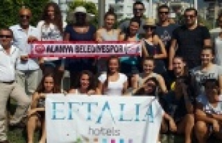 KIZLAR YENİ SEZONU BARBEKÜ PARTİSİYLE AÇTI