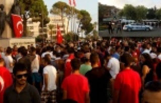 TERÖRE AY YILDIZLI PROTESTO