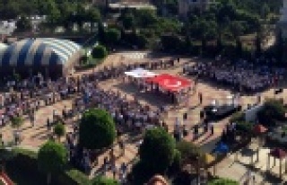 BAHÇEŞEHİR'DE İLK GÜN COŞKUSU