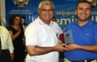 EMEKLİ ZABITALARA TEŞEKKÜR PLAKETİ