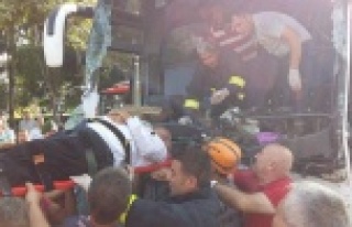 KONAKLI'DA FECİ KAZA: OTOBÜS TIRA ÇARPTI