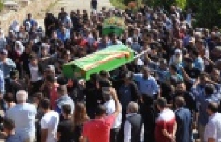 3 CENAZEYE O PAÇAVRAYI YİNE ASTILAR