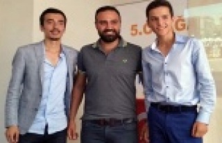 AK LİSE'DE BAŞKAN DEĞİŞİMİ