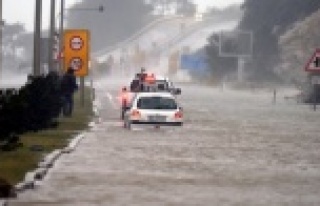 BÜYÜKŞEHİR EKİPLERİ FIRTINA ALARMINDA