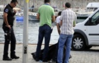 DENİZDE KADIN CESEDİ BULUNDU