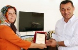 KESTEL'DEN YÜCEL'E PLAKET