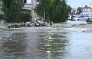 METEOROLOJİ'DEN ANİ SEL VE HORTUM UYARISI