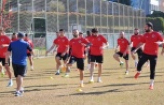 ALANYASPOR ORTA VE ŞUT ÇALIŞTI