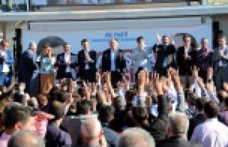 ANTALYA'DA ÇAVUŞOĞLU ÇOŞKUYLA KARŞILANDI