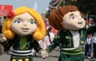 EFE İLE ECE MANAVGAT ÇİÇEK SOKAK’TA