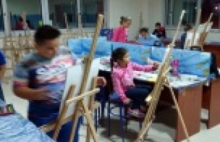 GENÇLİK MERKEZİ ÇALIŞIYOR