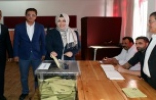 SENA NUR ÇELİK'İN SANDIĞINDA BİRİNCİ KİM...