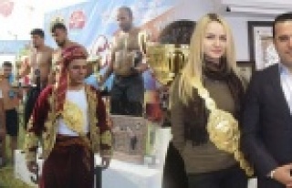 AĞA ALTIN KEMERİ SERGİYE ÇIKARDI