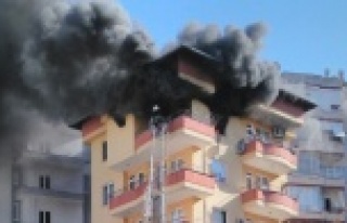 APARTMANDA YANGIN PANİĞİ!