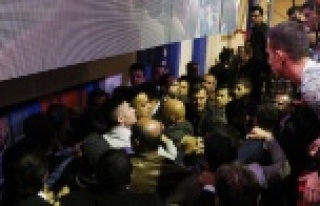 CHP ANTALYA’DA OLAYLI KONGRE