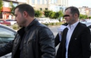CİNAYET ZANLISI TESLİM OLDU