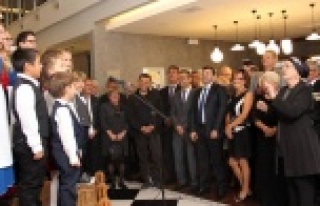 FİNLİLER BAĞIMSIZLIK BAYRAMINI KUTLADI