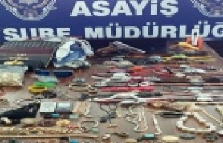 HIRSIZLIK ŞÜPHELİSİ POLİSTEN KAÇAMADI