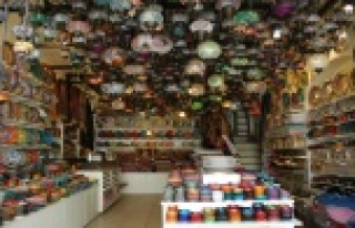 O DÜKKANDAN ÇIKANLAR ŞOK ETTİ