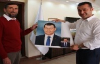 SANAT DOSTU YÜCEL’E BÜYÜK JEST