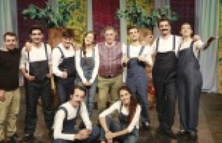 ŞARKIYLA SALLANAN SALINCAK’I ÖĞRENCİLER ÇOK...