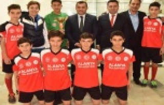 ALANYA'YA ANTALYA BİRİNCİLİĞİNİ GETİRDİLER