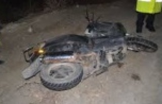 İKİ MOTOSİKLET ÇARPIŞTI: 3 YARALI VAR