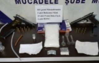 8 AYRI YERDE UYUŞTURUCU OPERASYONU