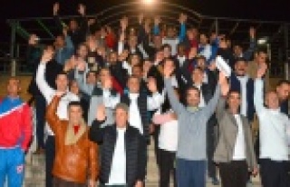 8 KİLOMETRE YÜRÜDÜLER