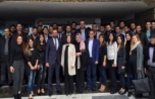 AK PARTİLİLER KAHVALTIDA BULUŞTULAR