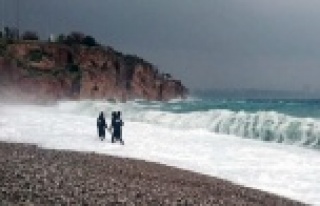 FALEZLERDEN ATLADI SUDA KAYBOLDU